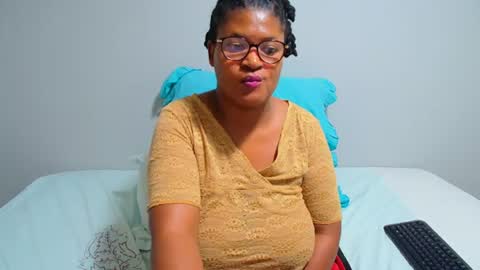 candyyumsaerolaxx online show from June 24, 9:41 am