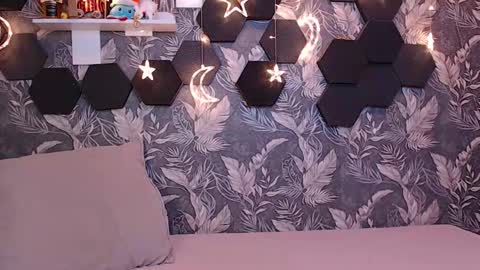 Mia online show from February 27, 3:28 am