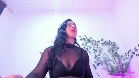 canelaa___ online show from September 15, 1:08 pm
