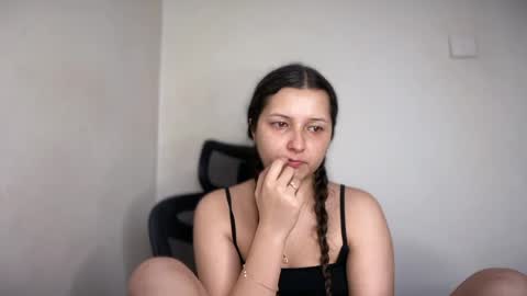 Emma online show from April 2, 1:41 pm