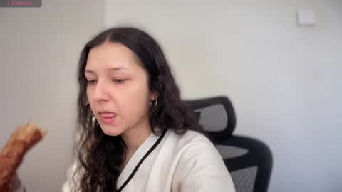 Emma online show from March 6, 9:47 am