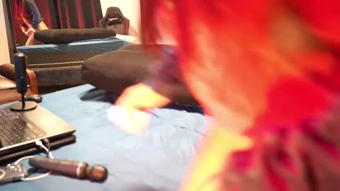 Miyah online show from November 8, 7:35 am