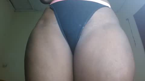 caramelebony_ online show from March 2, 1:31 pm