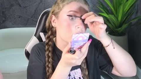 Carla  online show from October 27, 1:06 pm