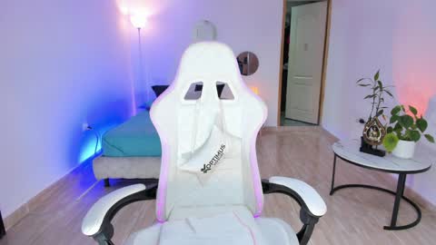 Alejandra online show from March 29, 1:37 am