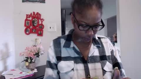 Carlie online show from March 6, 4:24 pm