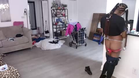 Carlie online show from November 15, 5:30 am