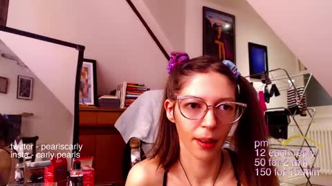 Carly Pearls online show from January 5, 5:30 am