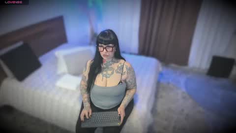 CARMILLA ROSS online show from June 10, 12:04 pm
