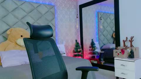 caro_adams1 online show from January 11, 12:10 pm