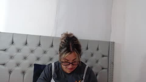 Carolina online show from February 12, 10:26 pm