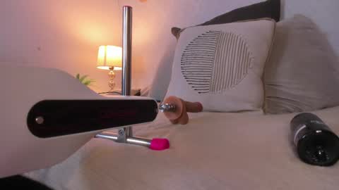  Caroline  online show from April 15, 11:44 am