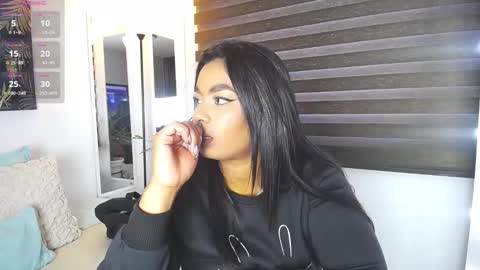 C A R O L I N E online show from February 4, 12:22 pm