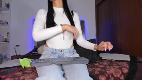 CAROLINE online show from October 12, 12:35 am