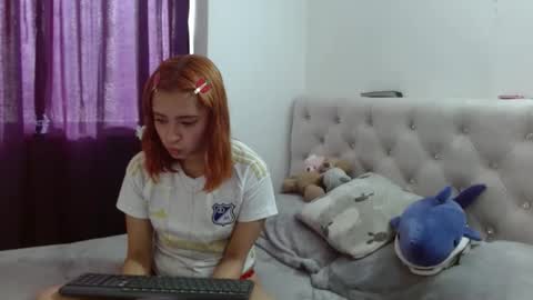 carolinnapinkman online show from February 25, 9:02 pm