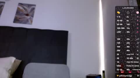 Carolinne online show from January 1, 8:04 pm