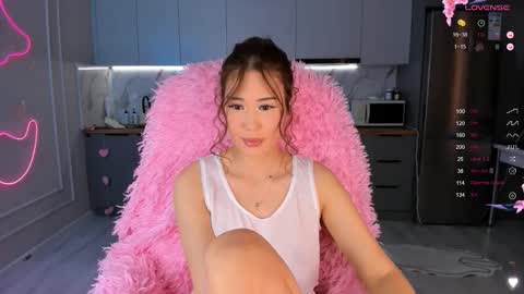 Yummi online show from September 25, 1:04 am