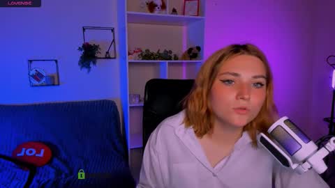 casey_meow_ online show from October 7, 6:18 am