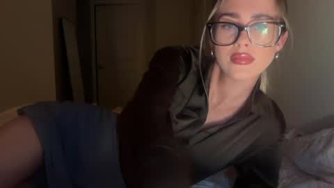 cassie online show from April 14, 2:44 am