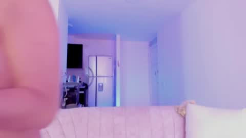 Cassie Jones online show from April 14, 9:15 pm