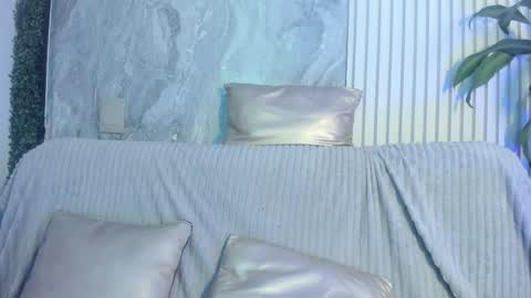 Cassie Jones online show from February 2, 3:38 am