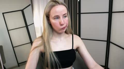 Cassie online show from February 28, 9:25 pm