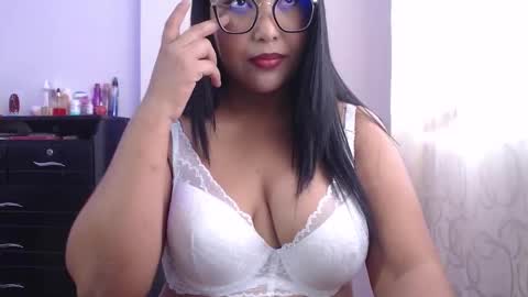 --------Independent model online show from March 29, 7:24 pm