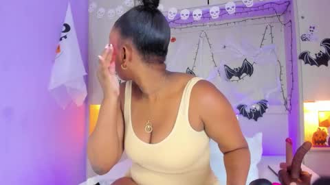 cassiielondon online show from November 2, 1:20 am