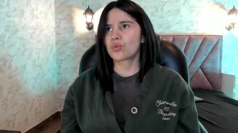 cata black online show from April 4, 12:37 pm