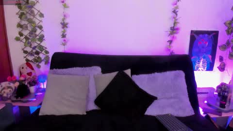 Cata green model independient online show from September 18, 8:18 pm