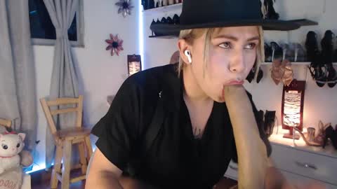 Catalina bruce2 online show from February 12, 4:12 am