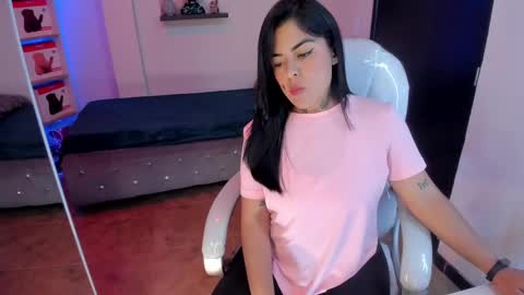 Catalina online show from February 15, 9:28 pm