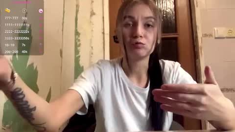 Lola online show from October 8, 9:30 pm