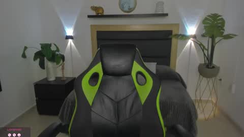 Juliana online show from February 26, 3:14 am