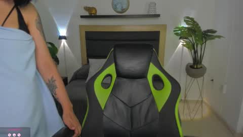 Juliana online show from February 22, 4:51 am