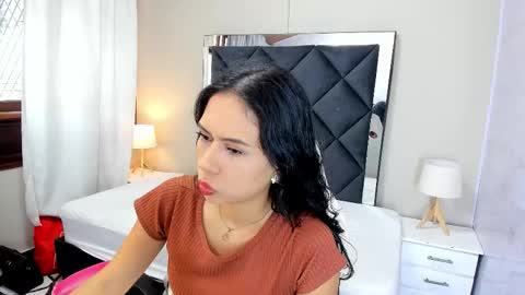 SARA  online show from February 10, 7:06 pm