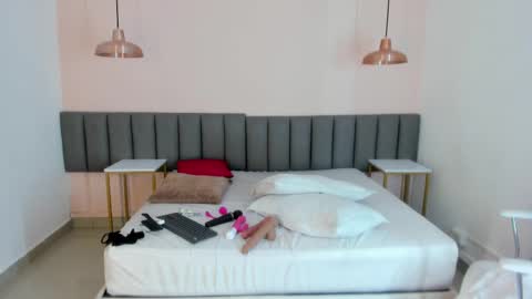 celeste_smmith_ online show from February 27, 3:14 am