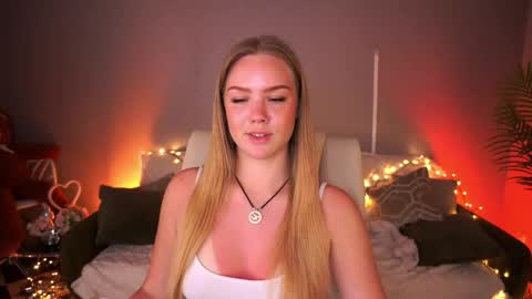 celestenoirr online show from May 3, 1:47 pm