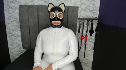       online show from January 11, 12:07 pm