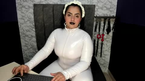       online show from January 7, 9:50 am