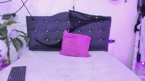 CELESTTE online show from November 11, 2:25 pm