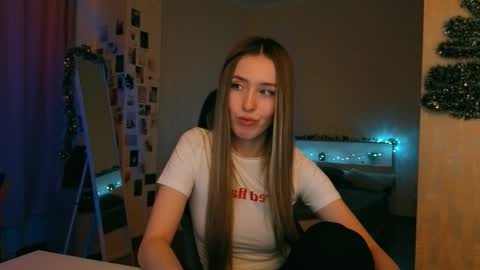 my name is Eva online show from December 21, 9:41 pm