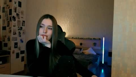 my name is Eva online show from February 5, 8:12 pm