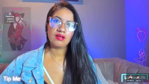 charlhot_ online show from November 5, 12:32 pm