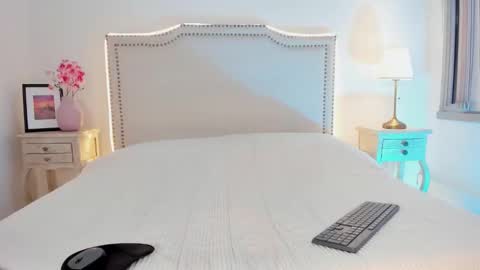 Charlote online show from February 16, 7:36 pm