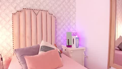   Charlotte  online show from January 17, 8:00 pm