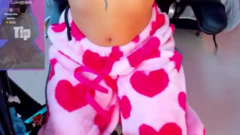 Charlotte online show from December 3, 4:48 am