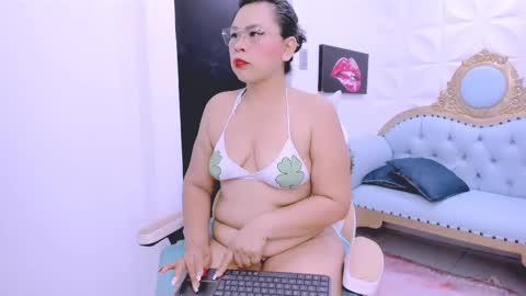 charlotte__milf online show from March 10, 8:28 am
