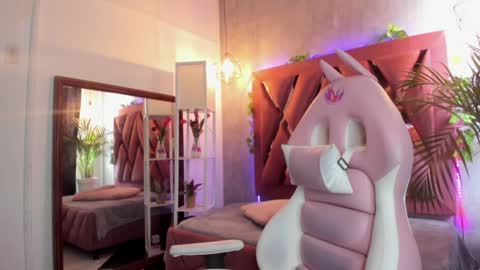 Charlotte online show from January 7, 6:45 pm