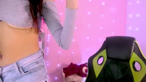 charlotteee online show from November 6, 4:07 am